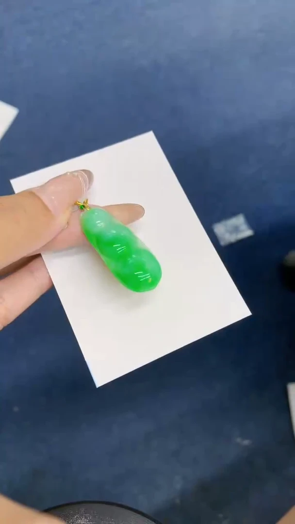 颈饰18K金镶嵌翡翠1