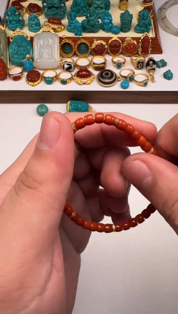 18K金镶嵌南红玛瑙挂件人*～手串手串