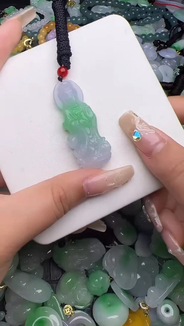 翡翠未镶嵌颈饰天然缅甸翡翠吊坠