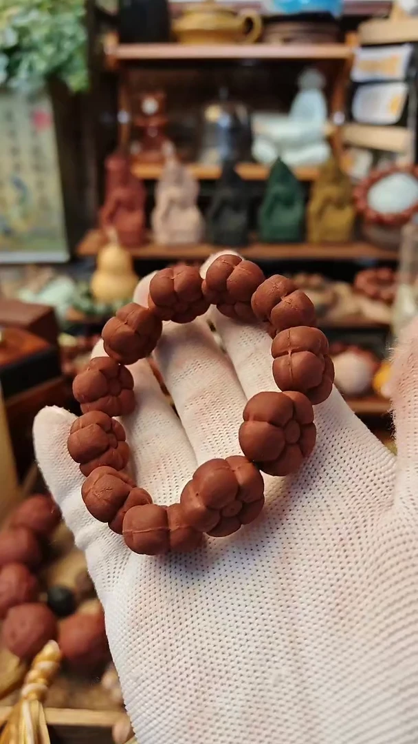 【闪购商品】红麝香小花款手串一条