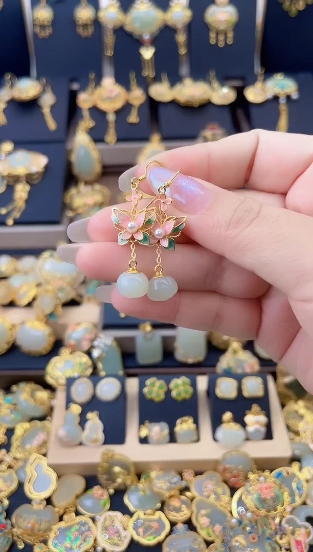 颈饰银S925镀金镶嵌和田玉蝴蝶莲蓬耳坠