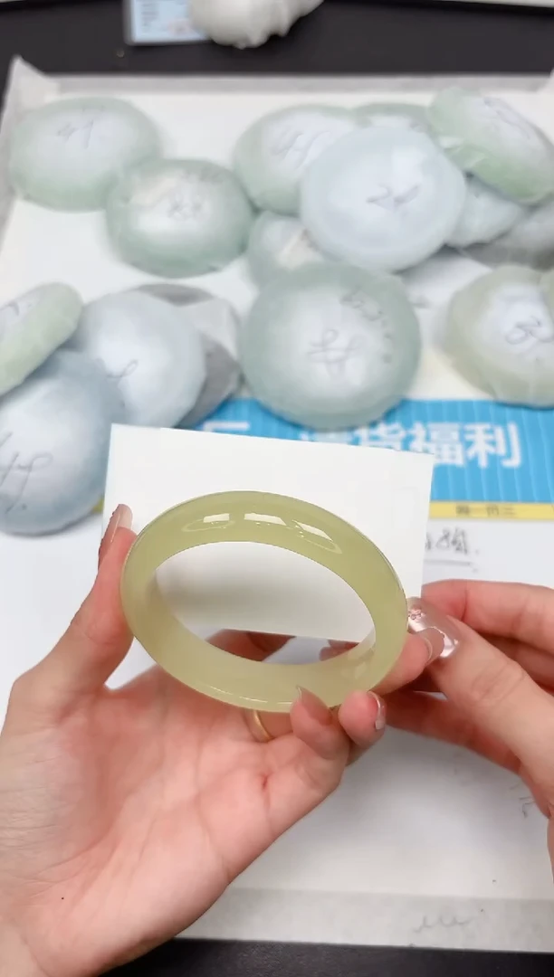 石英质玉手镯未镶嵌295-57.2