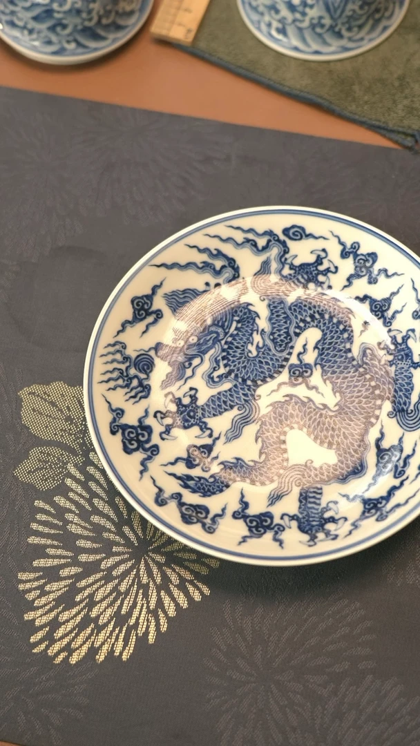 劍*雙仿明青花铠甲云龙纹壶承