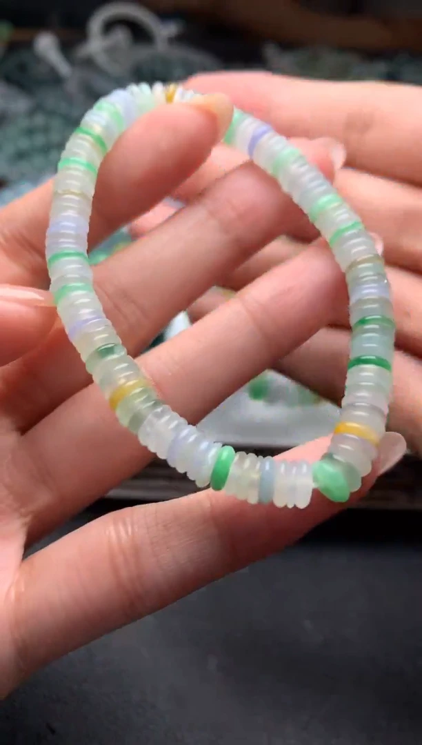 翡翠未镶嵌颈饰净货