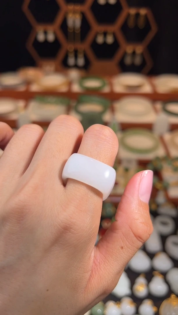 未镶嵌戒指和田玉1516