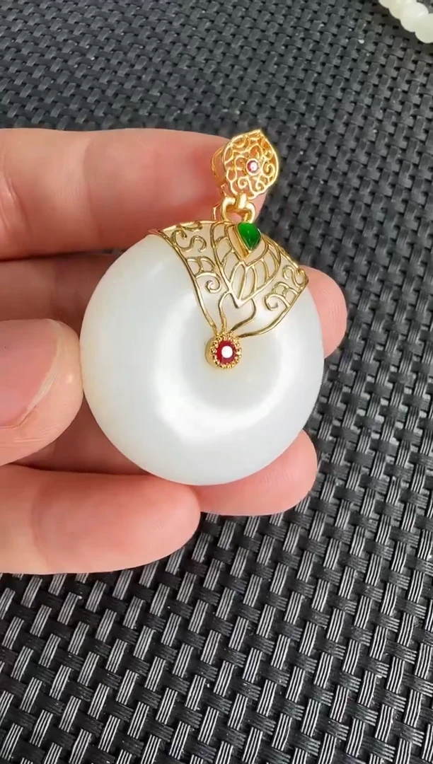 【闪购商品】和田玉吊坠18K金镶嵌平安扣吊坠