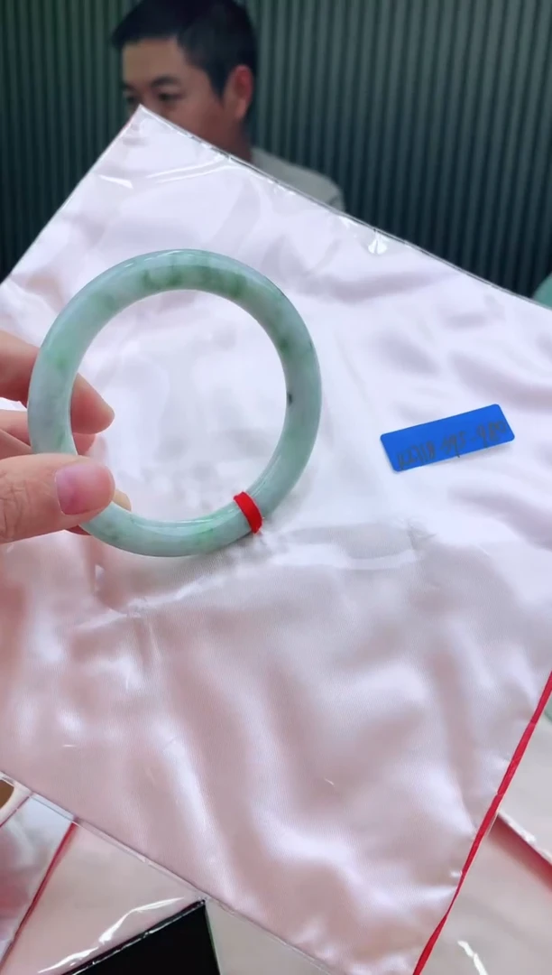 未镶嵌手镯翡翠59+