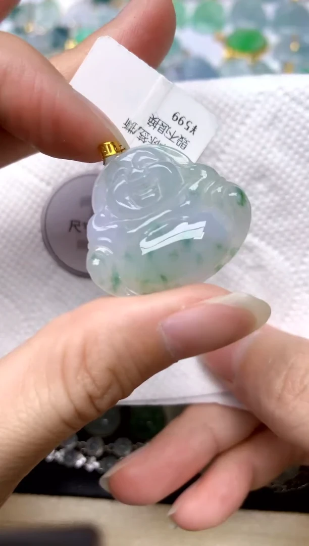 颈饰18K金镶嵌翡翠天然A货翡翠