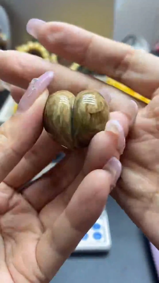 琥珀未镶嵌珠宝奇石1531