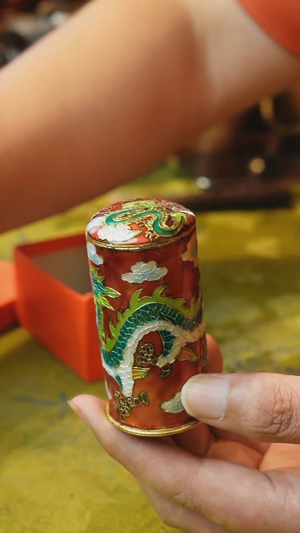 景泰蓝红底绿龙牙签筒