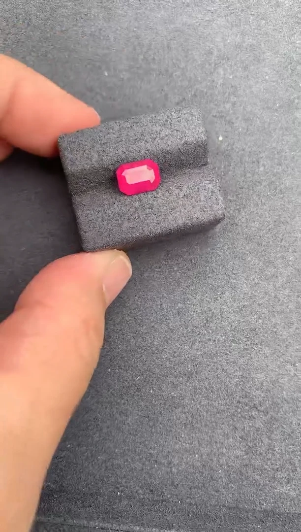 【闪购商品】尖晶石裸石未镶嵌2.1ct粉尖晶