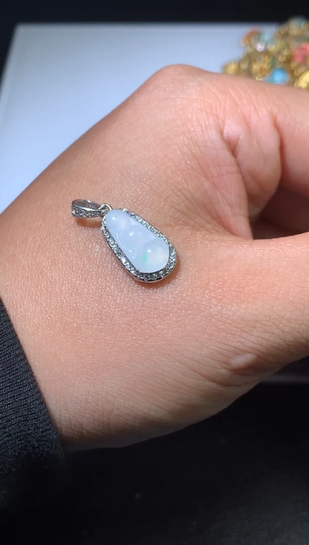 颈饰银S925镶嵌翡翠净货