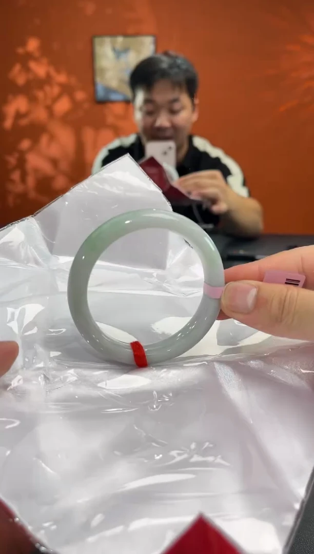 未镶嵌手镯翡翠翡翠手镯（微瑕）