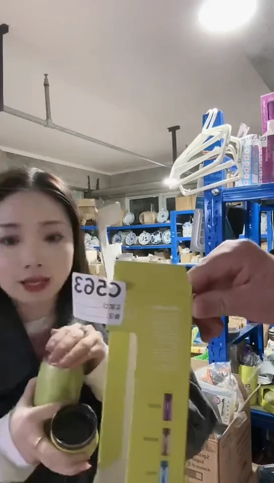 【闪购商品】瓷片进口家用百货乐口保温杯 绿色C563