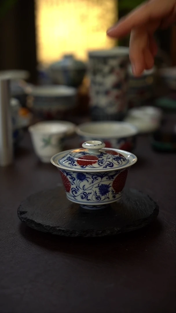 景德镇全手工手绘青花釉里红荔枝二才盖碗