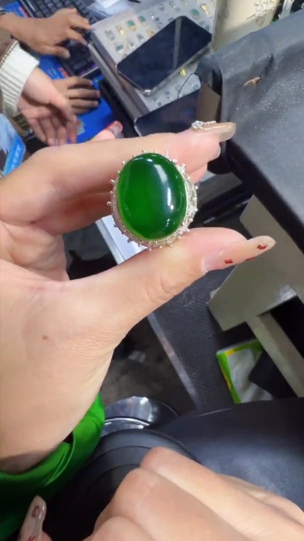 【闪购商品】定制翡翠未镶嵌蛋面1