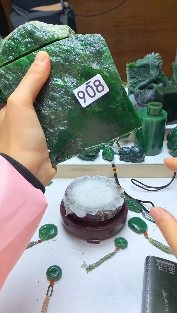 未镶嵌和田玉摆件1