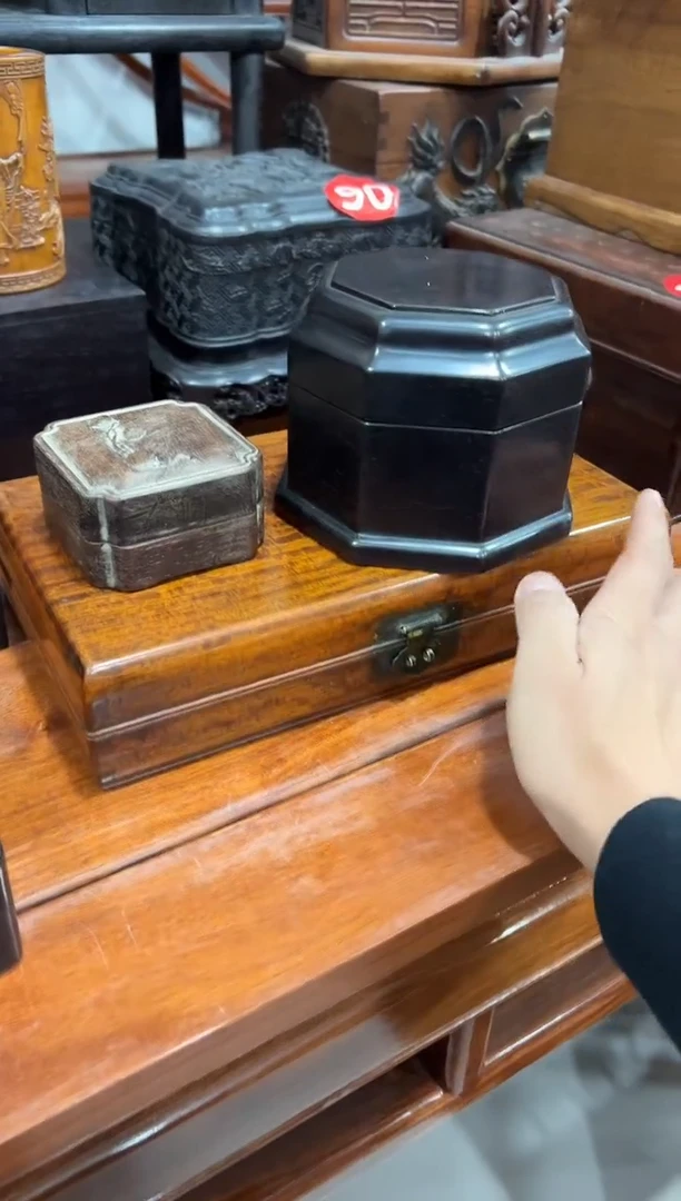 紫檀木八角扣盒1