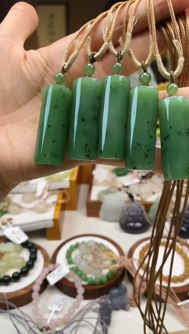 颈饰未镶嵌和田玉40+碧玉吊坠多样性发一