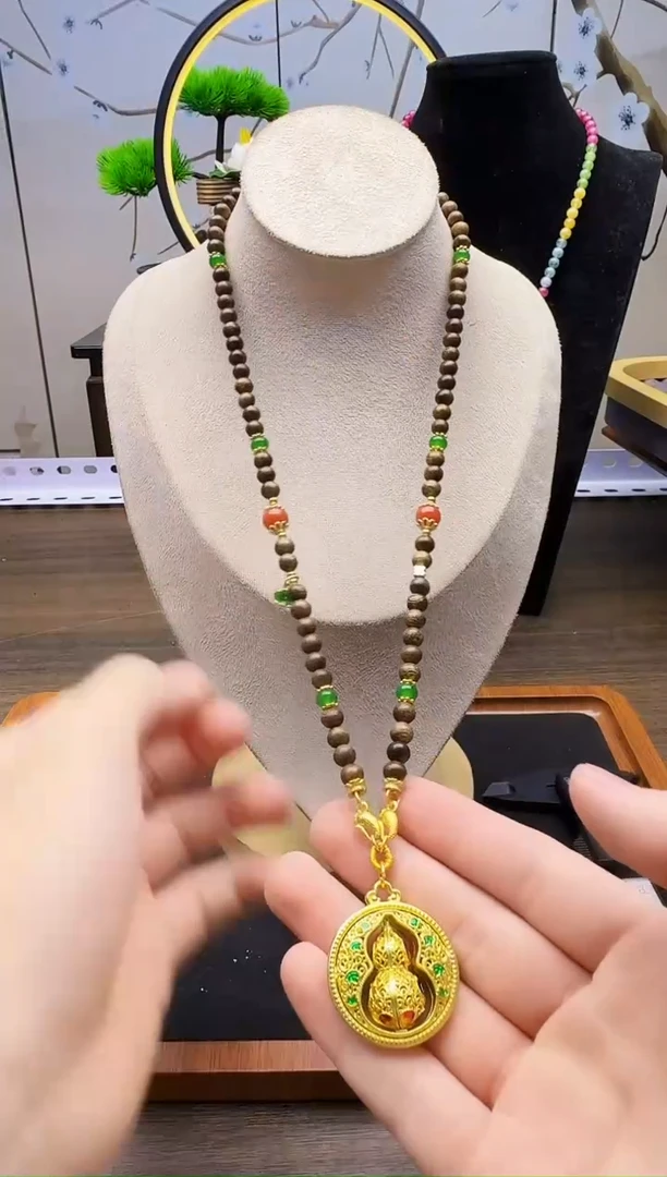 玛瑙/玉髓颈饰14K金镶嵌X67