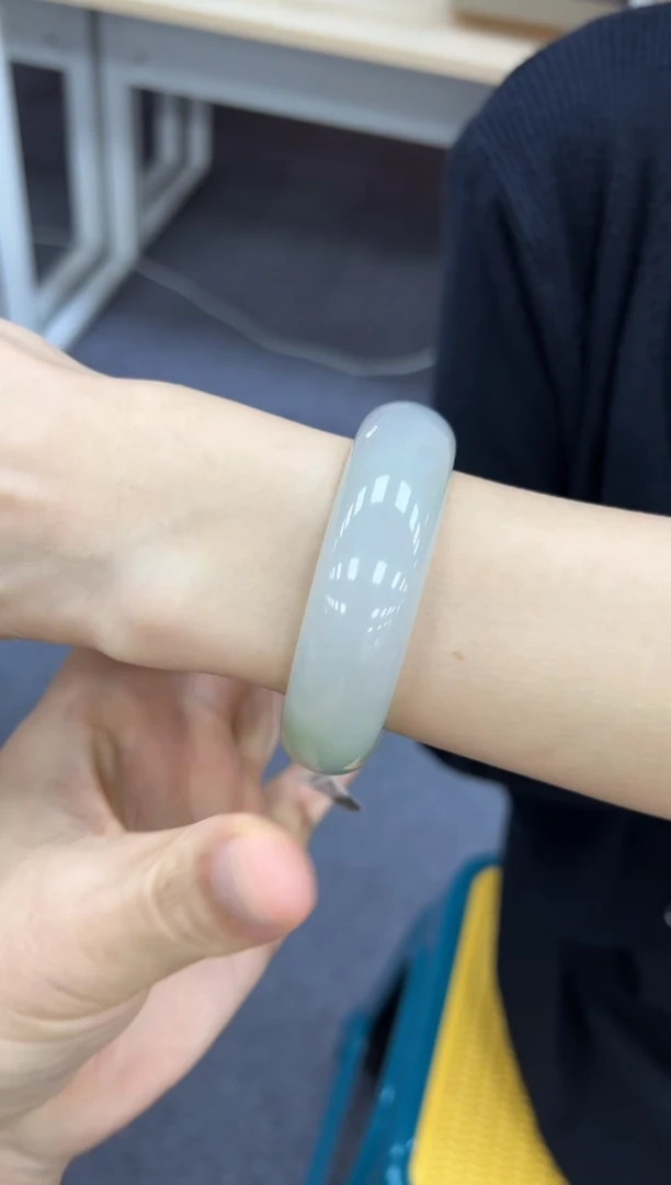 未镶嵌手镯和田玉57.5  555