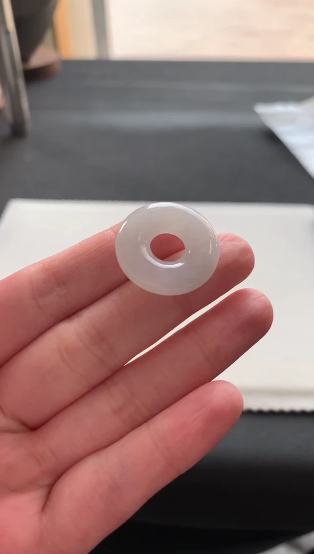 【闪购商品】翡翠挂件未镶嵌甜甜圈F850