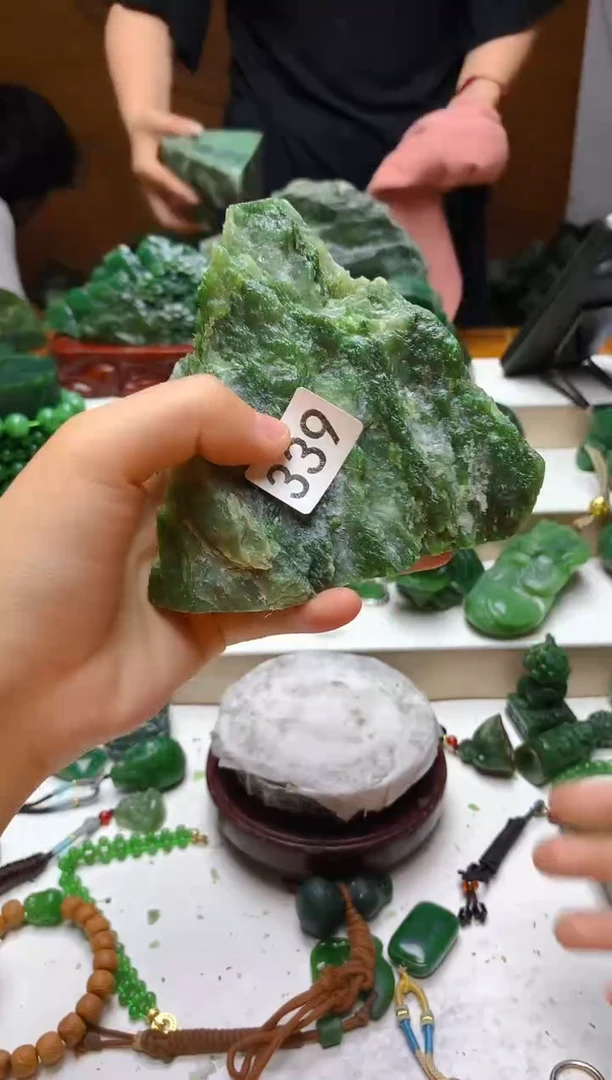 未镶嵌和田玉（碧玉）珠宝半成品1