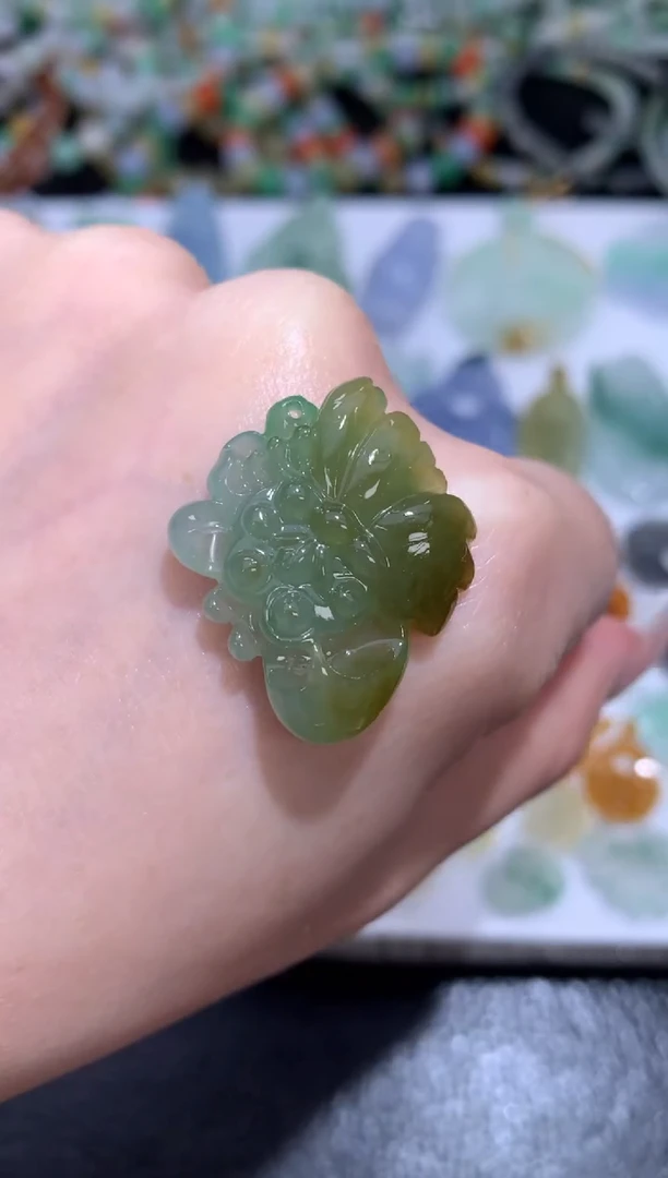 未镶嵌定制翡翠蝶恋花