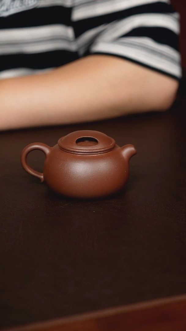 茶壶紫砂牛盖150c紫泥