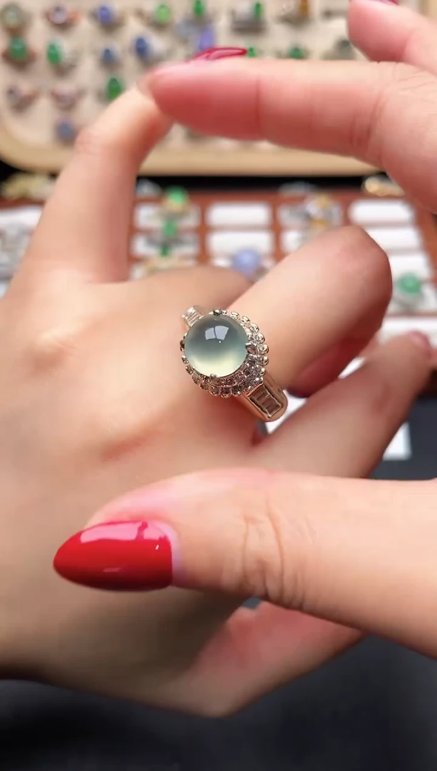 未镶嵌戒指翡翠?*儿一物一证一礼盒