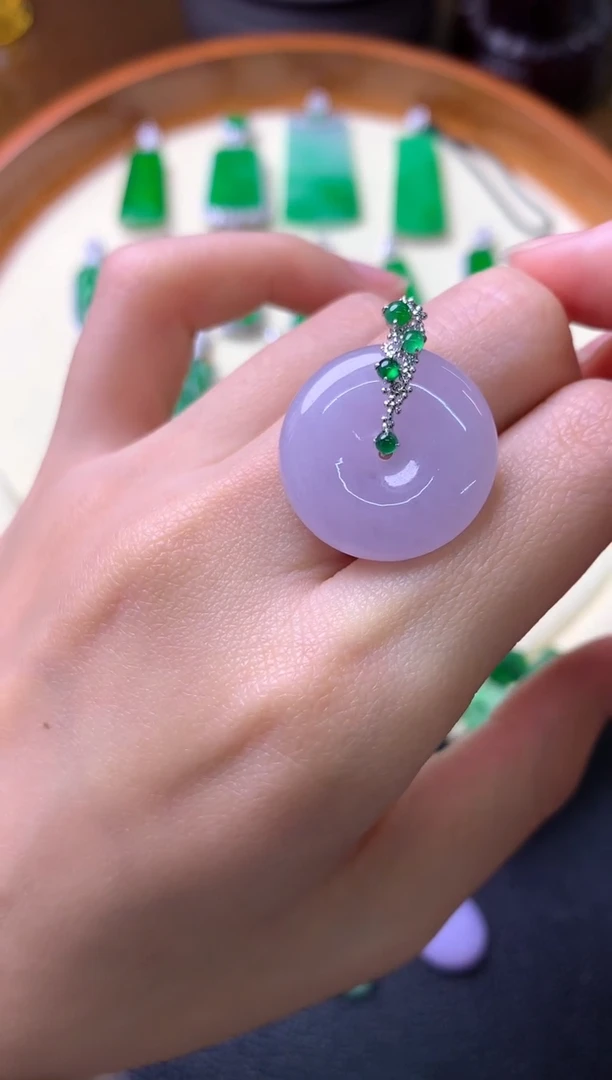 【闪购商品】翡翠吊坠(赠链)18K金镶嵌吊坠