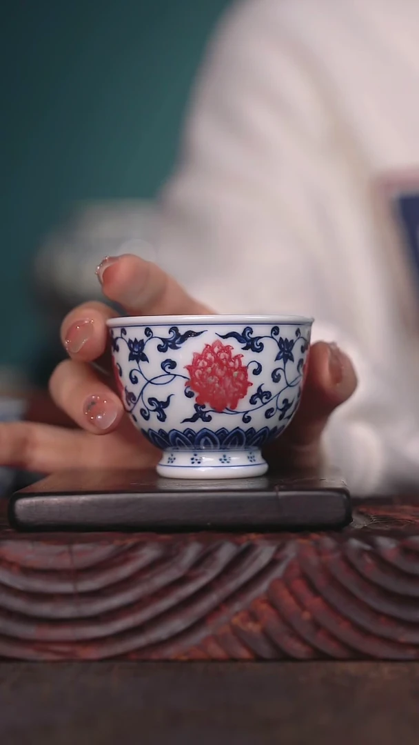 【闪购商品】阳春白雪 缠枝莲小高足
