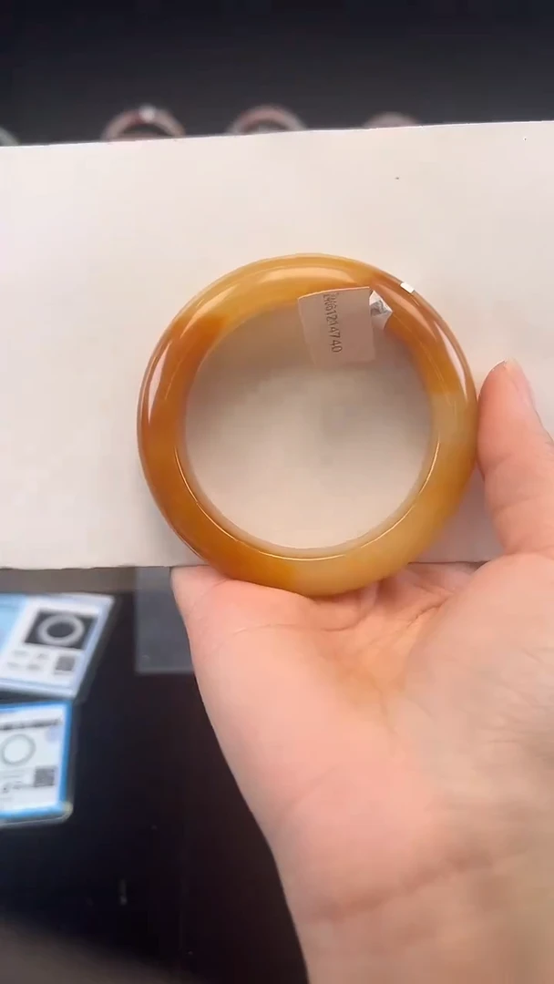 未镶嵌石英质玉（黄龙玉）手镯58圈口012