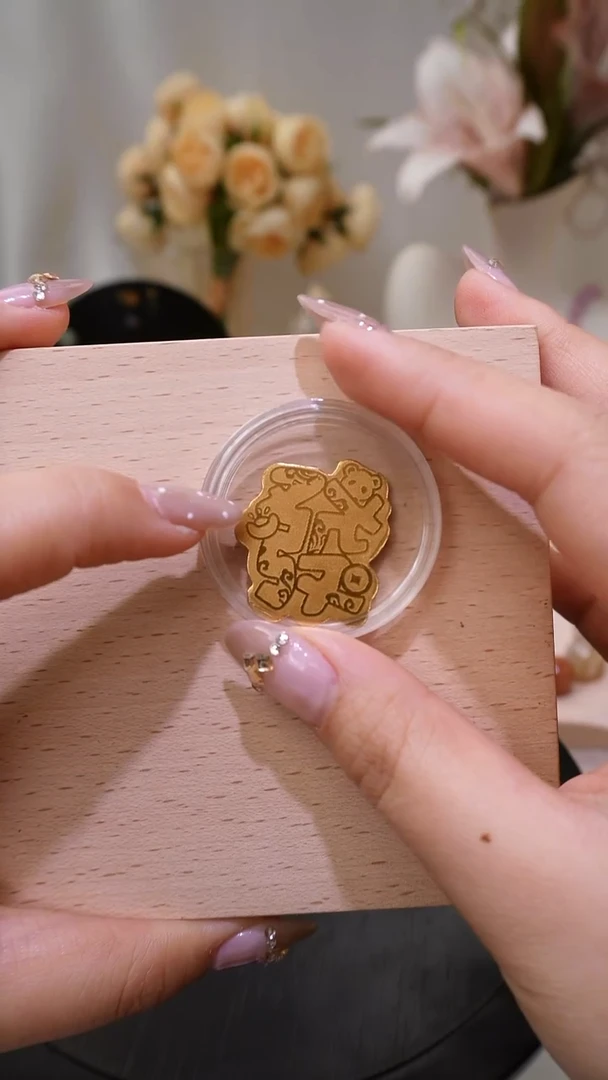 无合金熊熊发手机贴