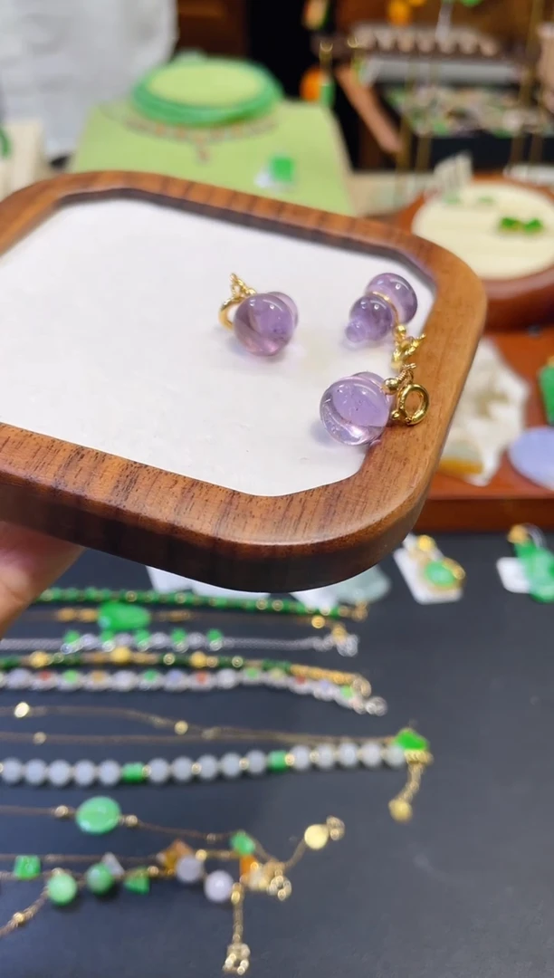 未镶嵌颈饰水晶葫芦 多样性发货 发其一