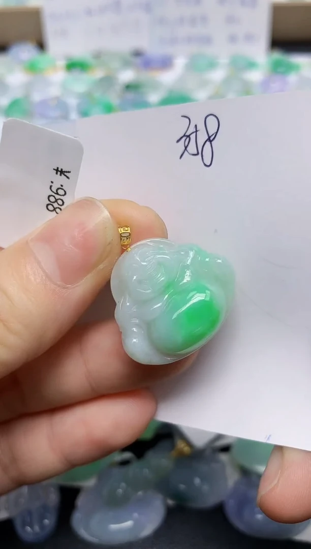 翡翠18K金镶嵌颈饰天然缅甸翡翠A货