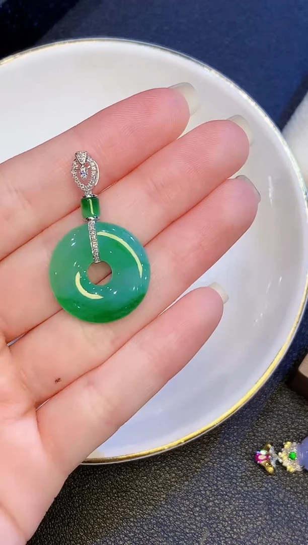 吊坠(不含链)18K金镶嵌翡翠LYH