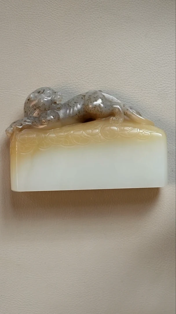 未镶嵌和田玉挂件金钱豹