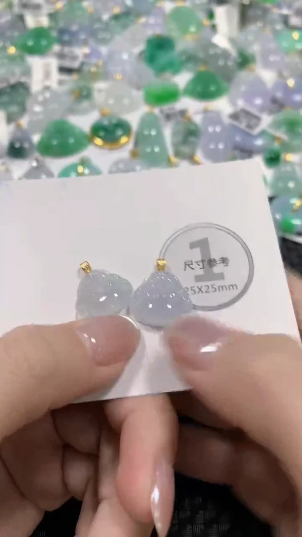 颈饰18K金镶嵌翡翠天然缅甸翡翠a货多样性发一件