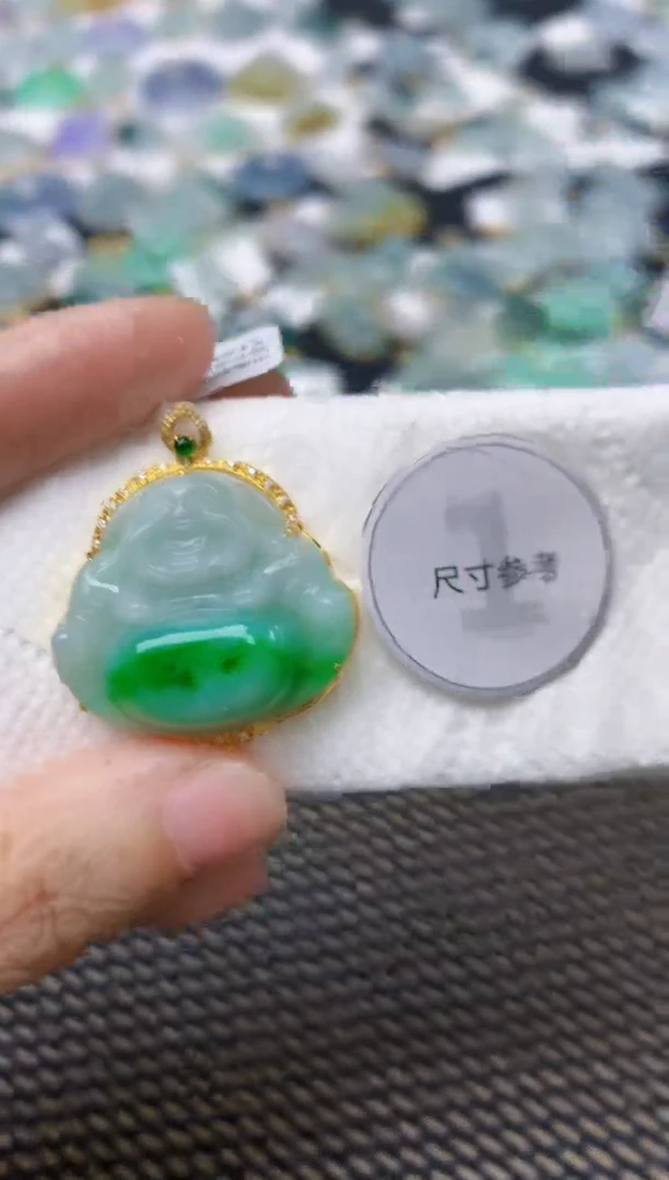 翡翠18K金镶嵌颈饰天然缅甸A货翡翠