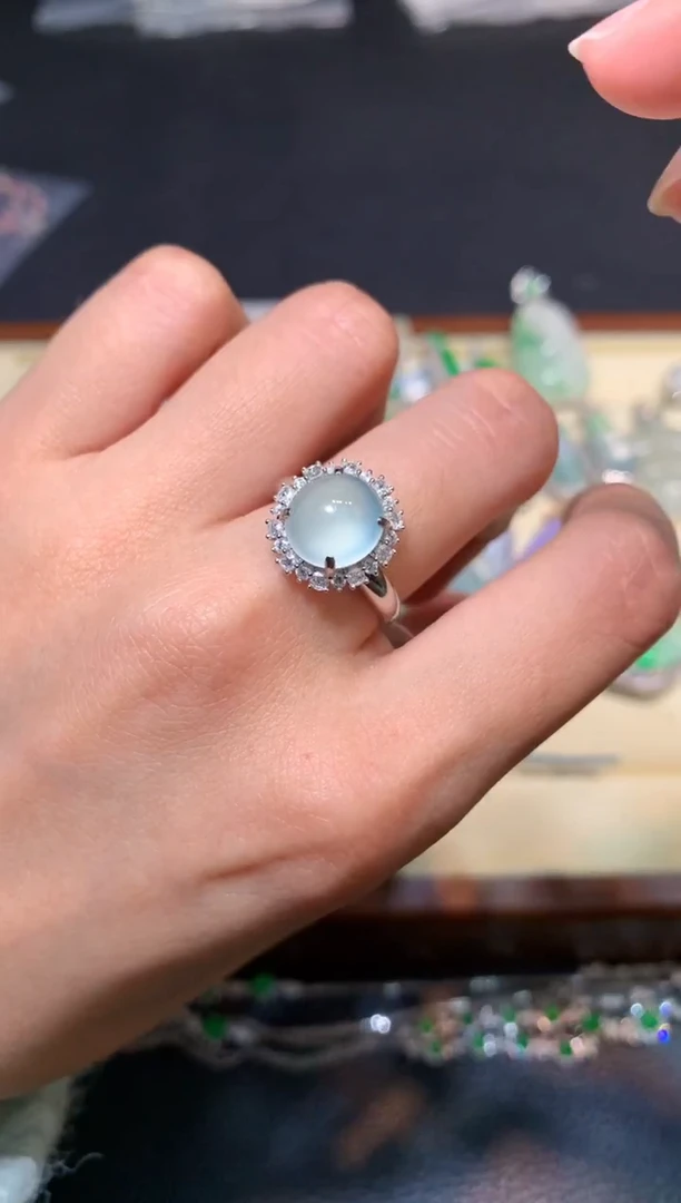 18K金镶嵌戒指翡翠1