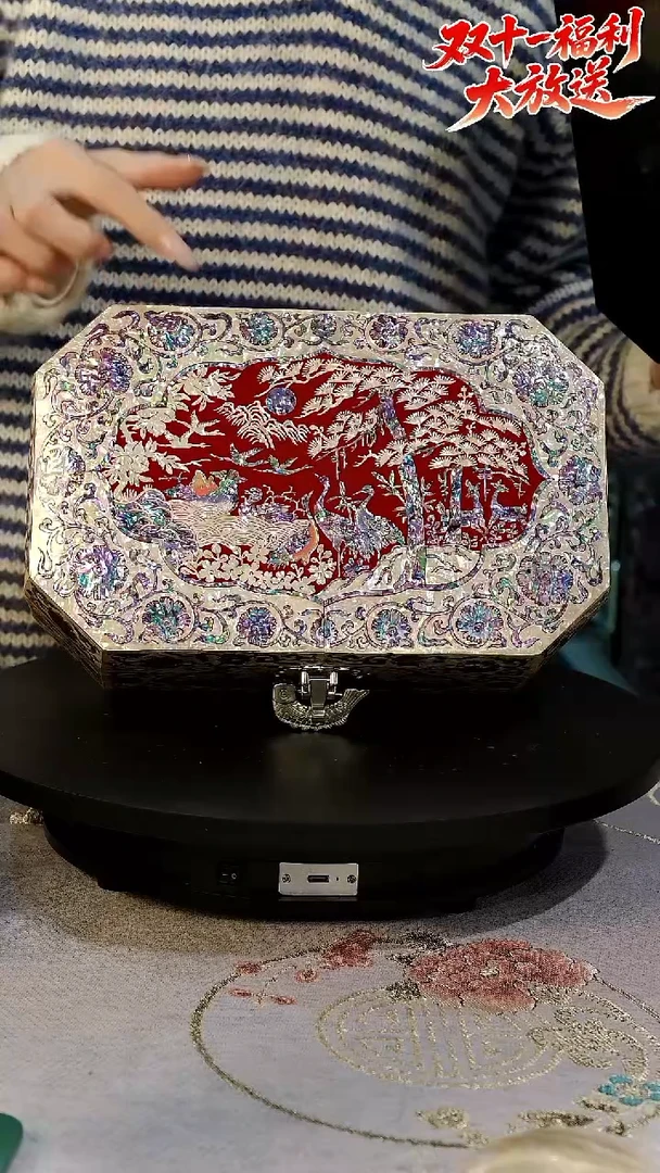 红色绒布底·弘贝雅螺钿漆器文化馆