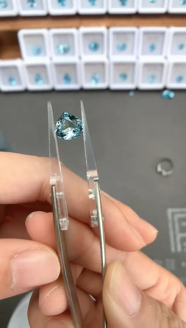 未镶嵌裸石定制海蓝宝石1.87ct 02025