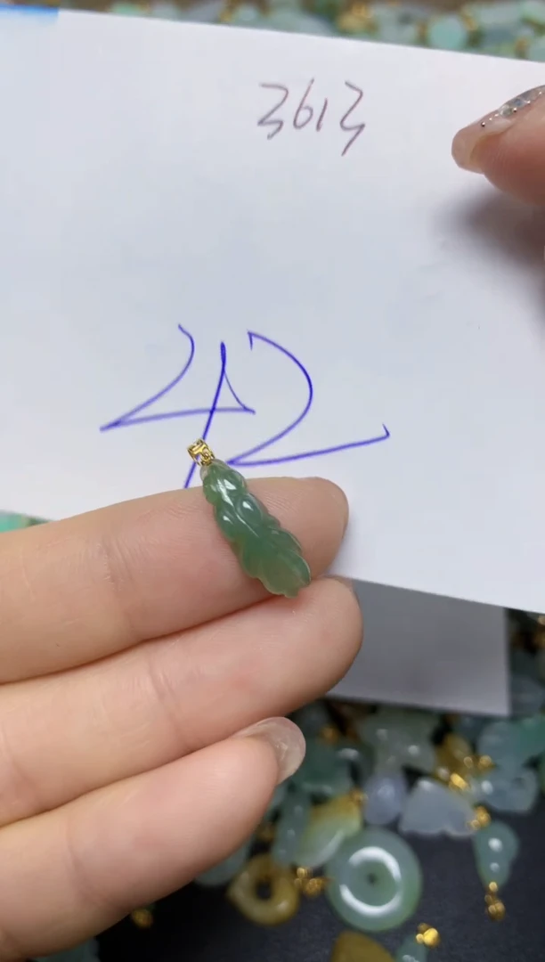 【闪购商品】翡翠挂件18K金镶嵌 天然翡翠A货
