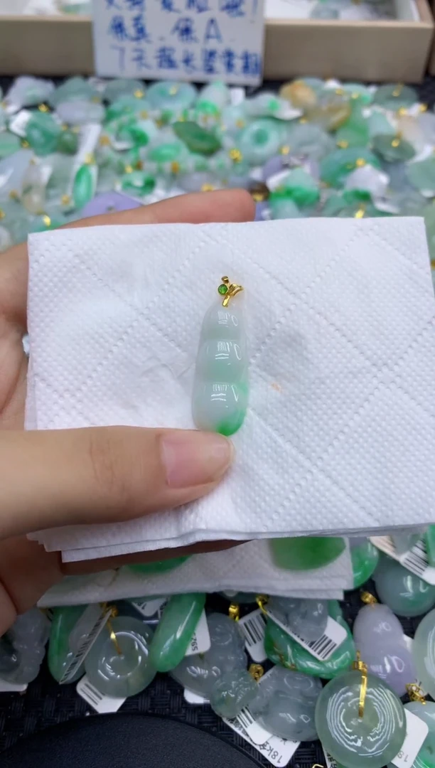 颈饰未镶嵌翡翠天然缅甸A货翡翠