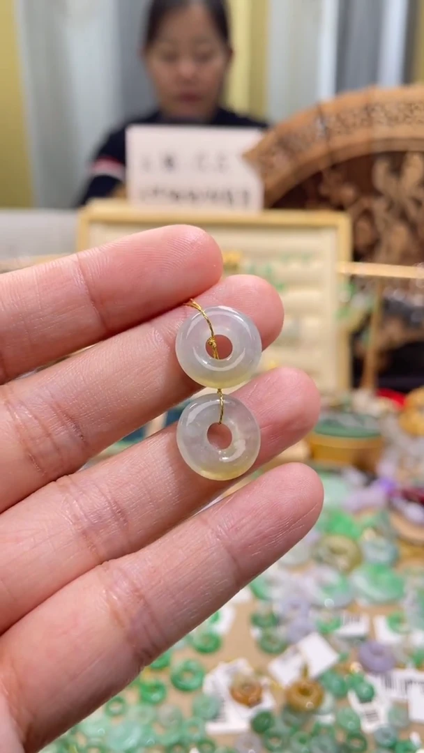 颈饰未镶嵌翡翠甜甜圈一对