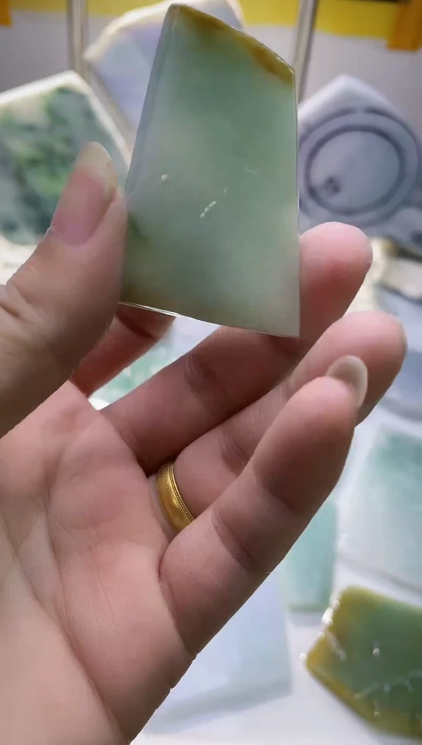 翡翠挂件未镶嵌翡翠946