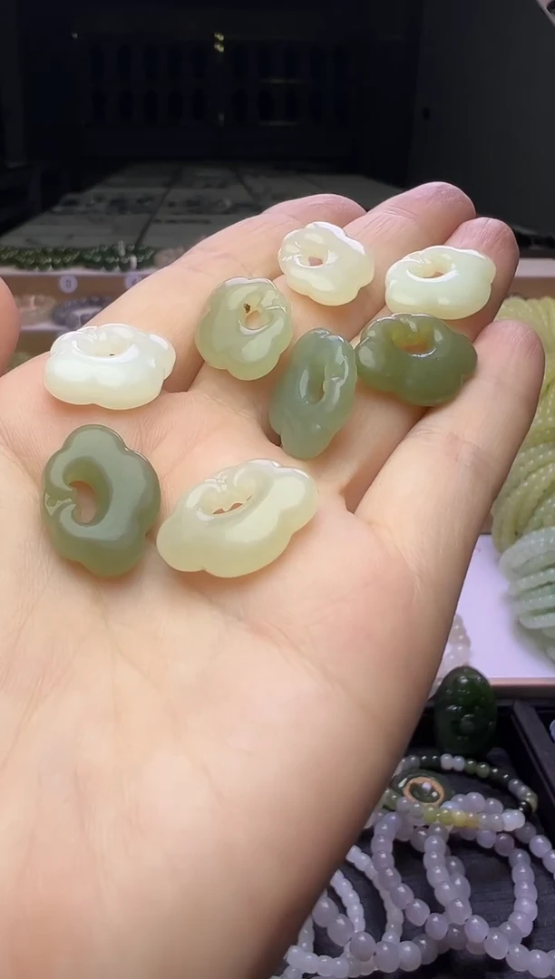 和田玉未镶嵌颈饰12号链接卡mm多样性发一（先拍先挑绑绳子）