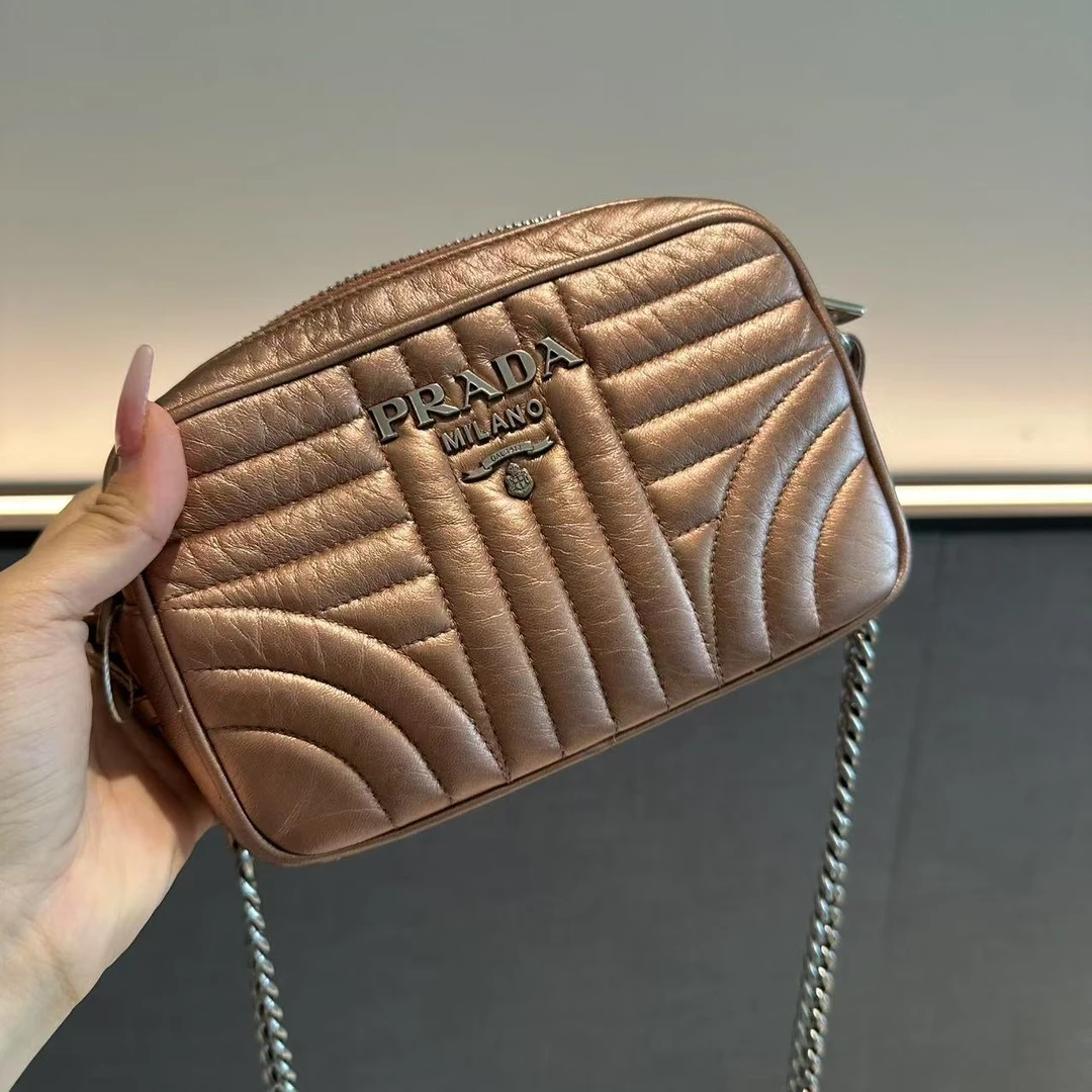 95新 Prada/普拉达 A301/prada斜挎包