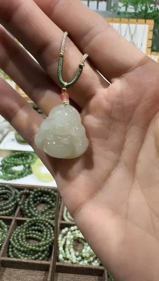 颈饰未镶嵌和田玉佛公吊坠 多样性发